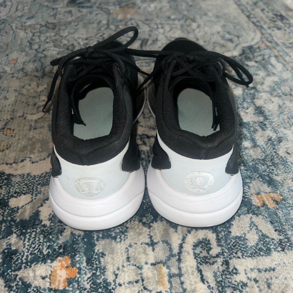 Lululemon women’s blissfeel running shoe!